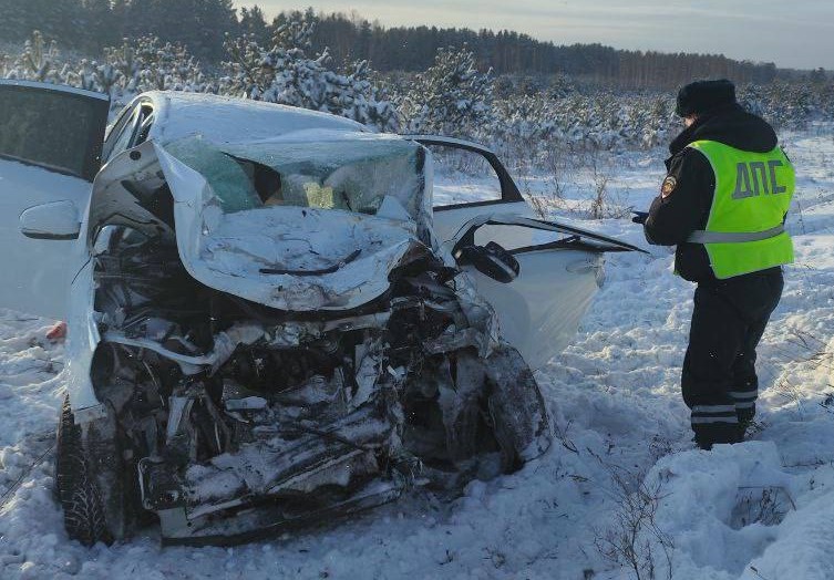 ДТП на трассе Екатеринбург-Тюмень: четыре человека пострадали, идет расследование | На Урале произошло ДТП с четырьмя пострадавшими 