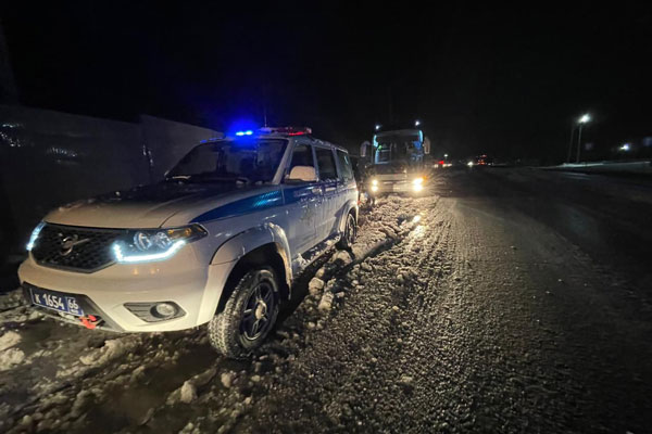 ГИБДД опровергла информацию о скоплении транспорта на 40 км. на трассы Пермь-Екатеринбург" и отсутствии помощи | На Урале информация о скоплении транспорта на 40 км. на трассы Пермь-Екатеринбург" оказалась фейком ГИБДД опровергла информацию о скоплении транспорта на 40 км. на трассы Пермь-Екатеринбург" и отсутствии помощи | На Урале информация о скоплении транспорта на 40 км. на трассы Пермь-Екатеринбург" оказалась фейком