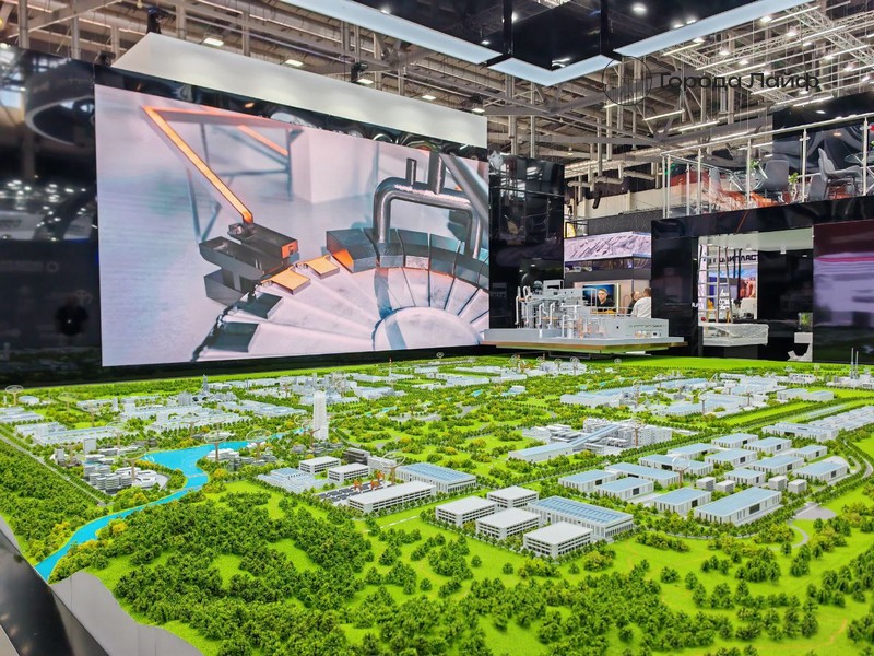 В Екатеринбурге открылась международная промышленная выставка «Иннопром»  | Выставка «Иннопром» начала работу в Екатеринбурге 