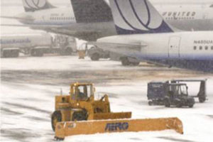 В США более 2000 рейсов отменены из-за снежной бури