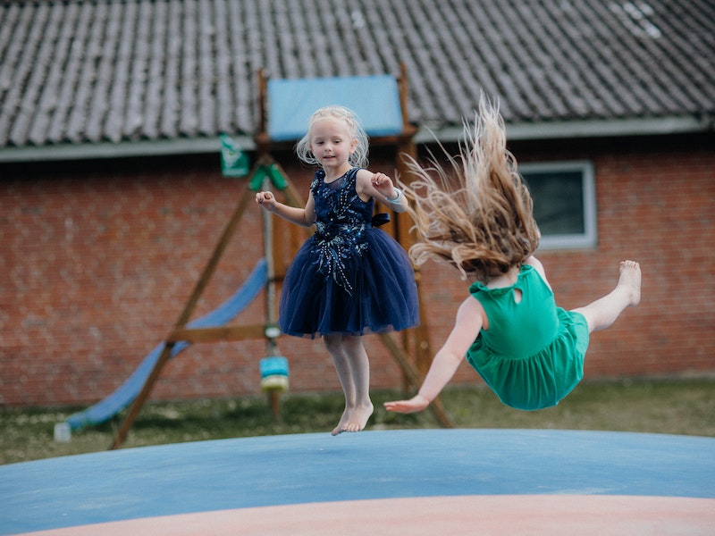 На Урале парк развлечений выплатит полмиллиона компенсации морального вреда за травму ребенка на батуте