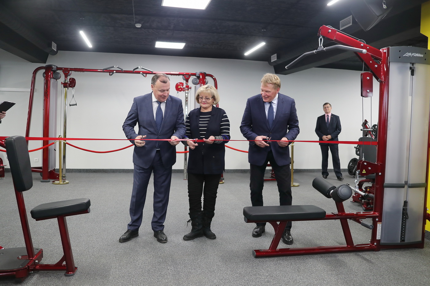 В Богдановиче для работников ОАО «Огнеупоры» создан современный тренажерный зал В Богдановиче для работников ОАО «Огнеупоры» создан современный тренажерный зал