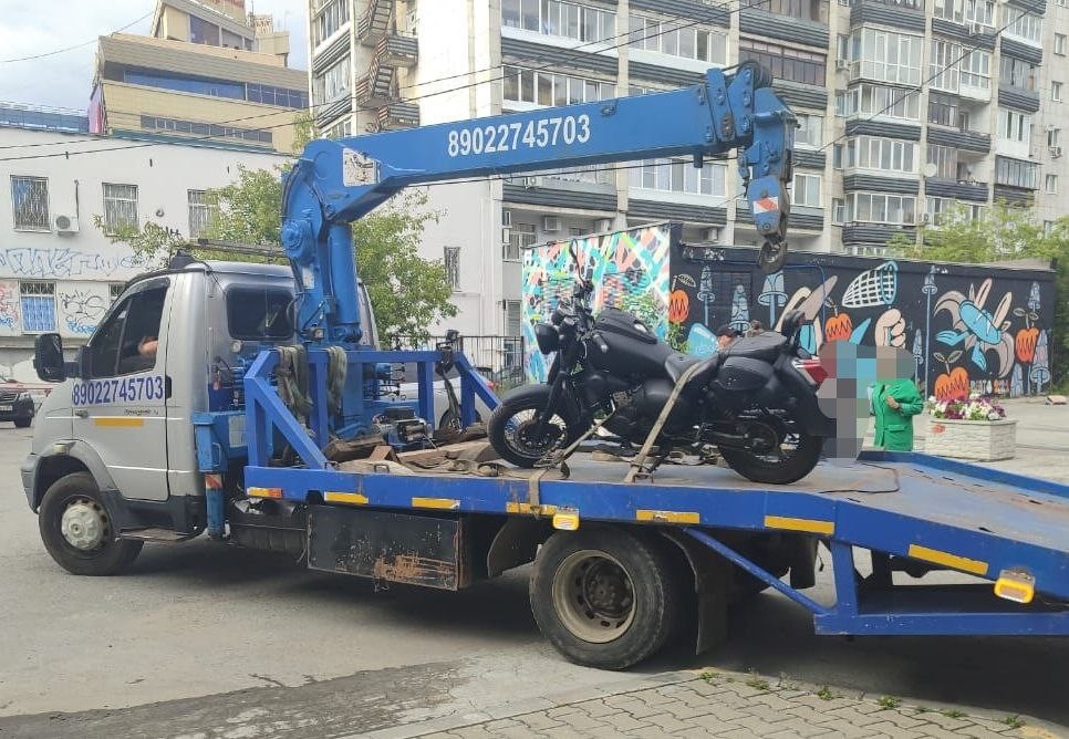 Отец шестилетней свердловчанки лишился мотоцикла из-за алиментов | Уралец потерял мотоцикл из-за долга по алиментам