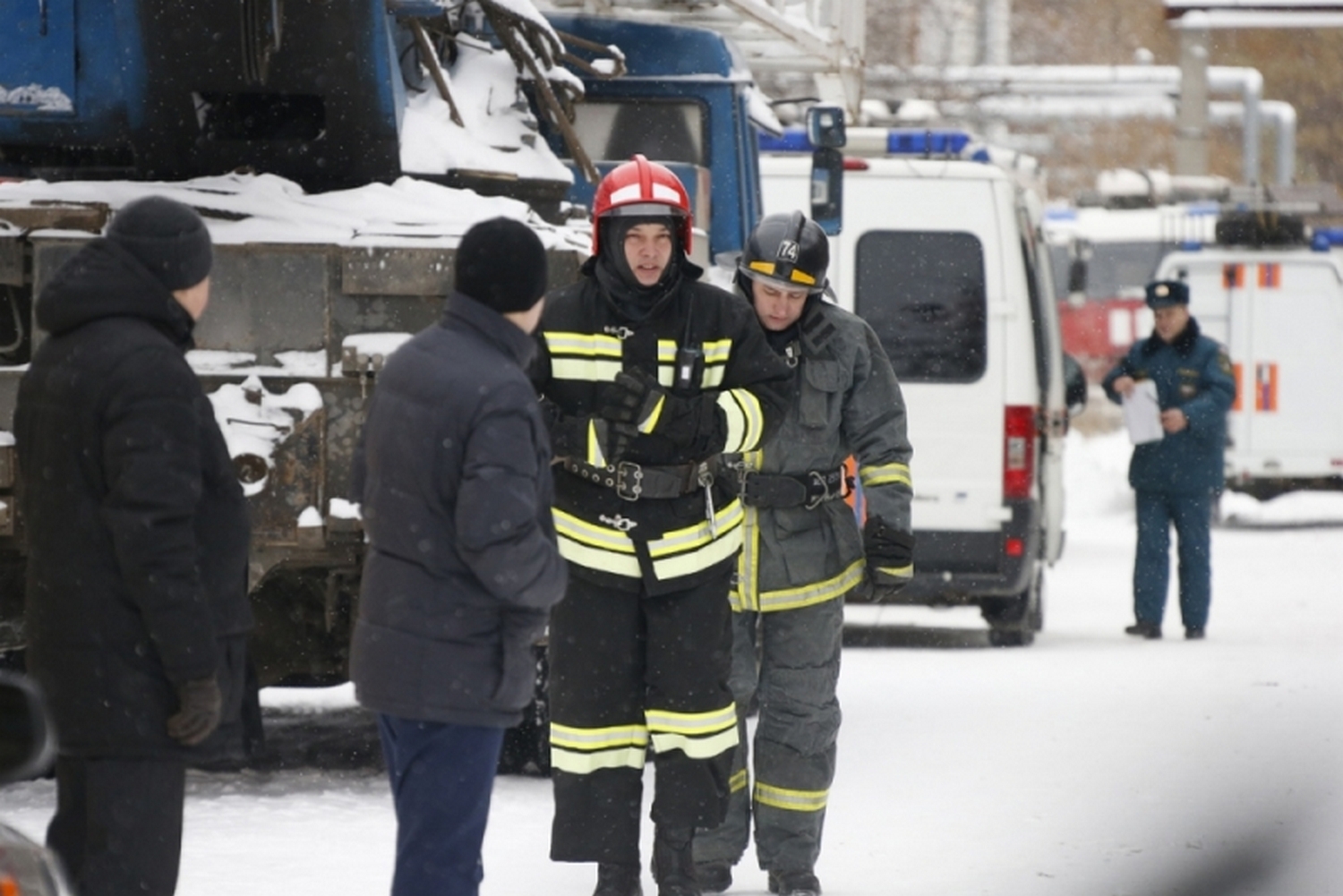 В Екатеринбурге на заводе Калинина спасателями спасены из-под завалов 14 человек В Екатеринбурге на заводе Калинина спасателями спасены из-под завалов 14 человек