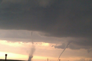 Под Челябинском местные жители наблюдали торнадо. Фото