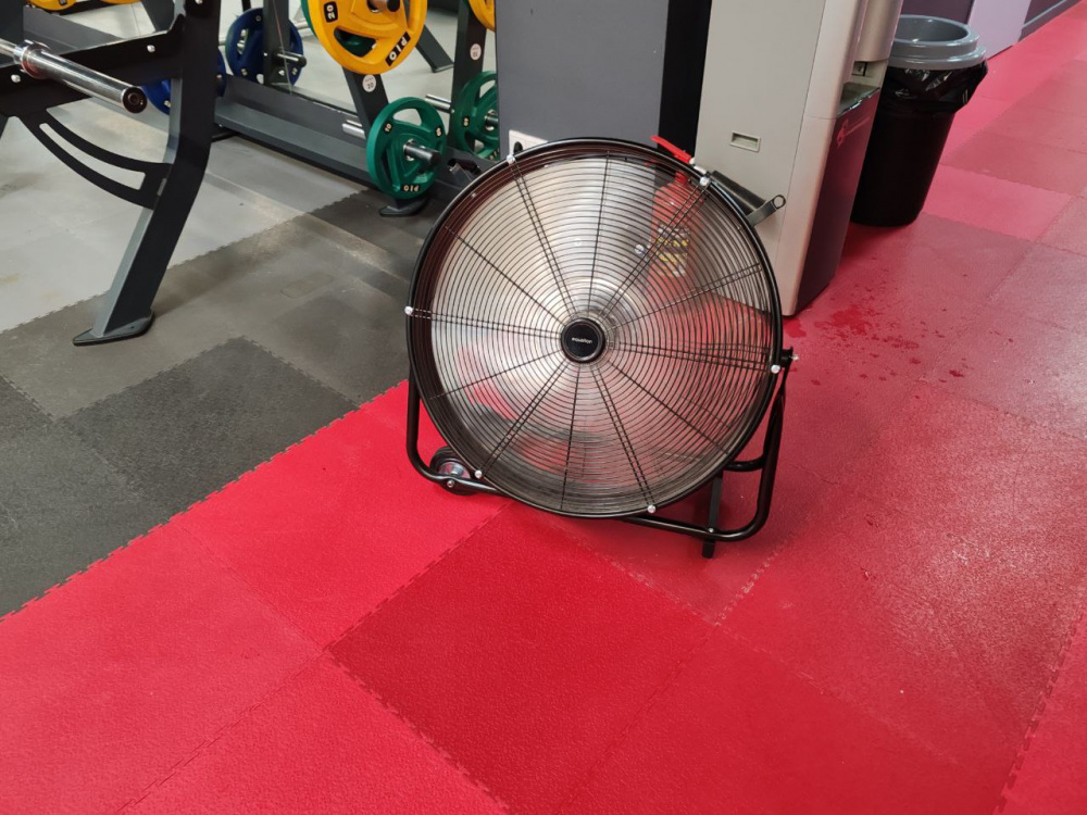 Уральцы жалуются на фитнес-клуб из-за духоты, грязи и ломающихся замков | На Урале фитнес-клуб оказался под прицелом критики Уральцы жалуются на фитнес-клуб из-за духоты, грязи и ломающихся замков | На Урале фитнес-клуб оказался под прицелом критики