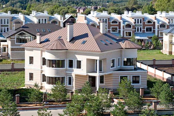 На Рублевке ажиотаж. Владельцы распродают свои дома