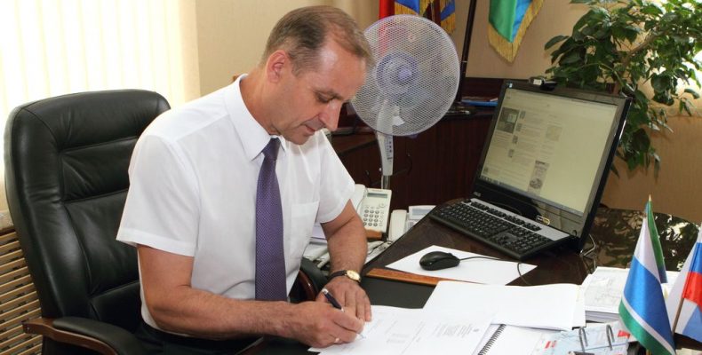 Заместителя мэра Камышловского района уличили в коррупции. Глава: «Комментировать не буду» Заместителя мэра Камышловского района уличили в коррупции. Глава: «Комментировать не буду»