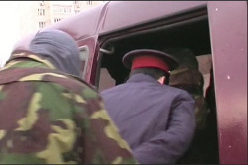 В Сургуте поймали «полицейских-оборотней» В Сургуте поймали «полицейских-оборотней»