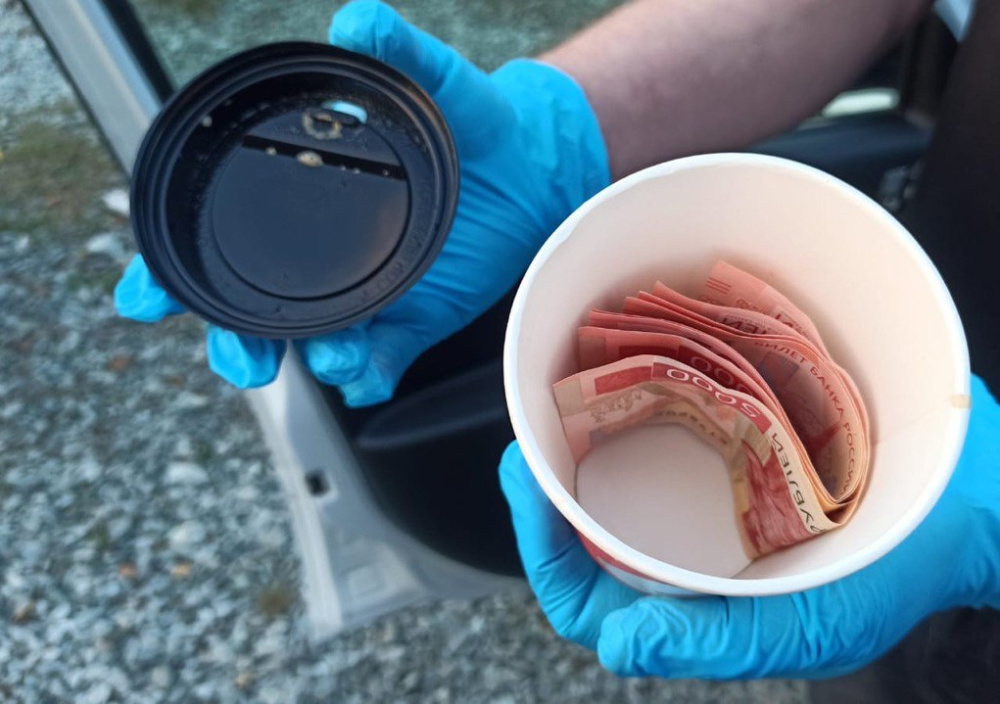 Попытка дачи взятки в Кировграде: стаканчик кофе как улика | В Кировграде дело о взятке в стаканчике из-под кофе ушло в суд 