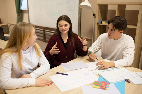 Школьникам предложили создать проект солнечной миниэлектростанции для Свердловской области