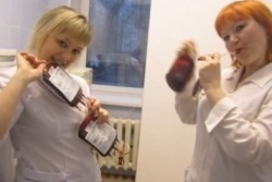 Пермские медсестры оказались вампирами. Скандал