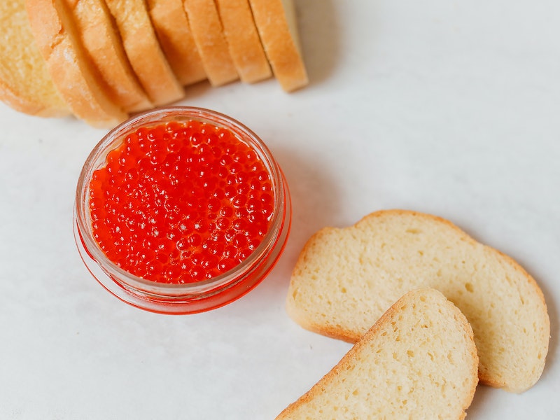 В России введут обязательную маркировку красной и черной икры