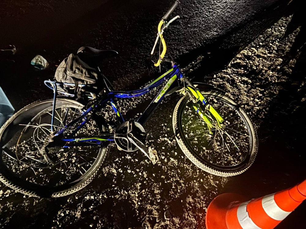 В Тюменской области автобус задавил пожилого велосипедиста  | Пожилой велосипедист погиб под Тюменью под колёсами автобуса 