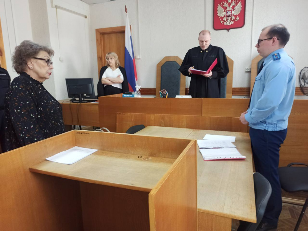 Свердловчанку осудили к более 10 годам колонии за нарколабораторию  | На Урале сотрудница нарколаборатории получила более 10 лет колонии 