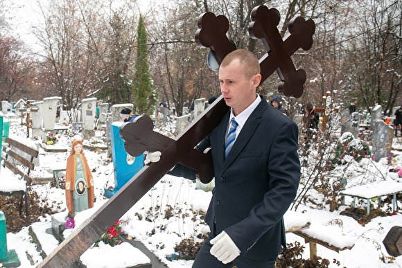 Глава Камышлова подготовил указ «о срочных захоронениях трупов людей» при крупных ЧС Глава Камышлова подготовил указ «о срочных захоронениях трупов людей» при крупных ЧС