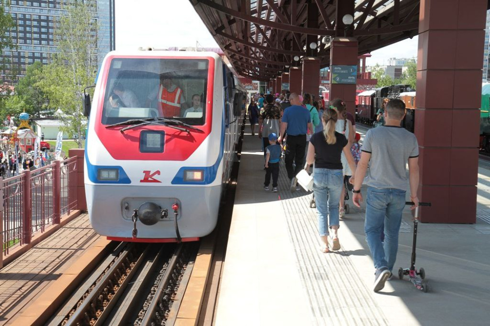 В Екатеринбурге Детская железная дорога переходит на летний график  | Детская железная дорога с мая перейдёт на летний график 