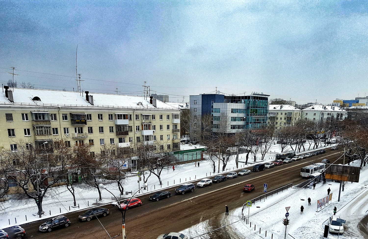 С приходом гололёда уральцы страхуют не жизнь, а смартфоны