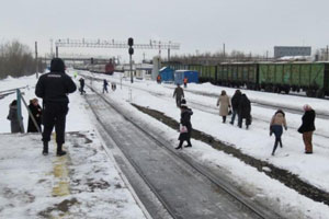 На станции Сургут полицейские ловили пассажиров, переходивших пути в запрещенных местах