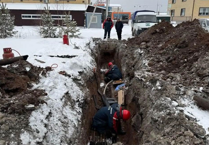 Электричества нет больше 14 часов: в поселке «Аэродром» идут аварийные работы | Жители посёлка под Екатеринбургом остались без света и тепла из-за аварии