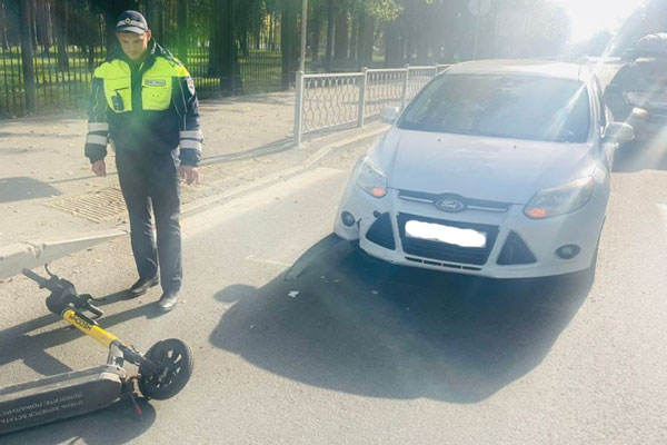 В Екатеринбурге сотрудники ГИБДД устанавливают обстоятельства двух ДТП с участием детей