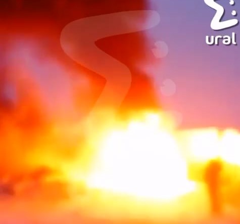 В Челябинской области загорелся автобус с 19 пассажирами | На Урале по пути в Уфу загорелся микроавтобус В Челябинской области загорелся автобус с 19 пассажирами | На Урале по пути в Уфу загорелся микроавтобус