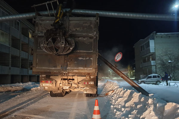 В Свердловской области в результате ДТП произошло повреждение теплотрассы