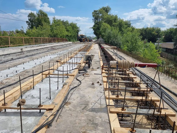 Губернатор Евгений Куйвашев направил дополнительно 141,7 миллиона рублей муниципалитетам на ремонты и строительство дорог