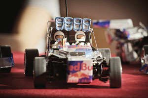 Студенты Екатеринбурга собираются на Чемпионат по радиоуправляемым машинам в Бразилию!