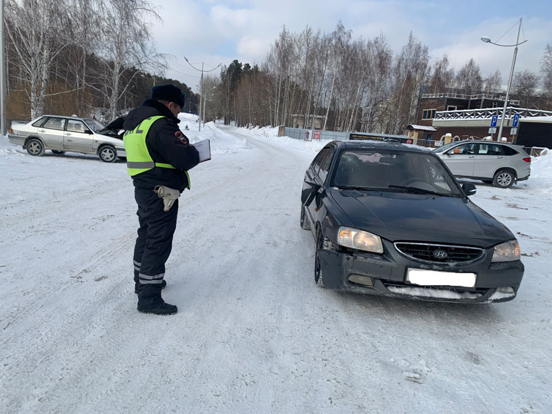 Подросток пострадал в ДТП на парковке в Заречном | В Заречном автомобиль сбил подростка на парковке Подросток пострадал в ДТП на парковке в Заречном | В Заречном автомобиль сбил подростка на парковке