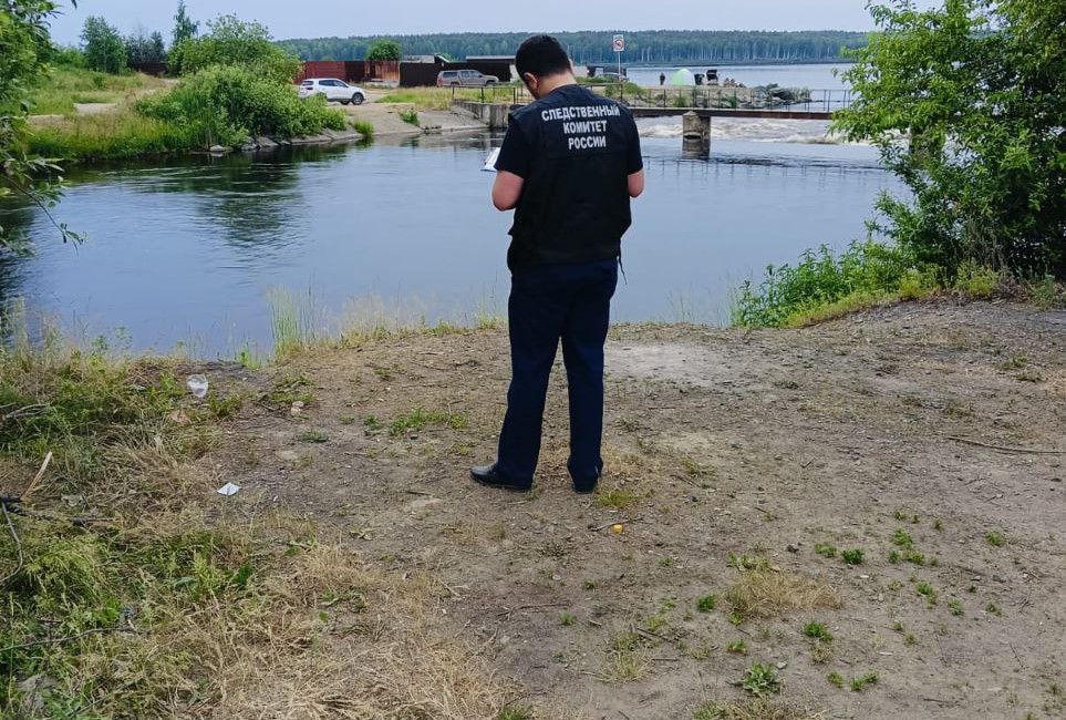 12-летняя девочка утонула в Рефтинском | На Урале в водоёме погибла 12-летняя девочка 12-летняя девочка утонула в Рефтинском | На Урале в водоёме погибла 12-летняя девочка