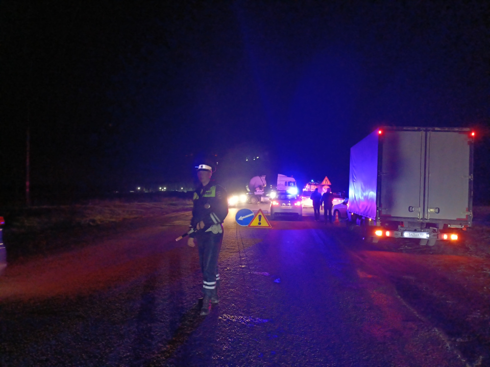 На Урале под Богдановичем на трассе погибли два человека | В Свердловской области ещё два человека погибли в ДТП На Урале под Богдановичем на трассе погибли два человека | В Свердловской области ещё два человека погибли в ДТП