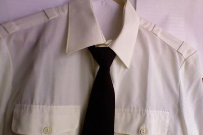 Офицеры в России будут получать одну рубашку на пять лет и один галстук на двадцать