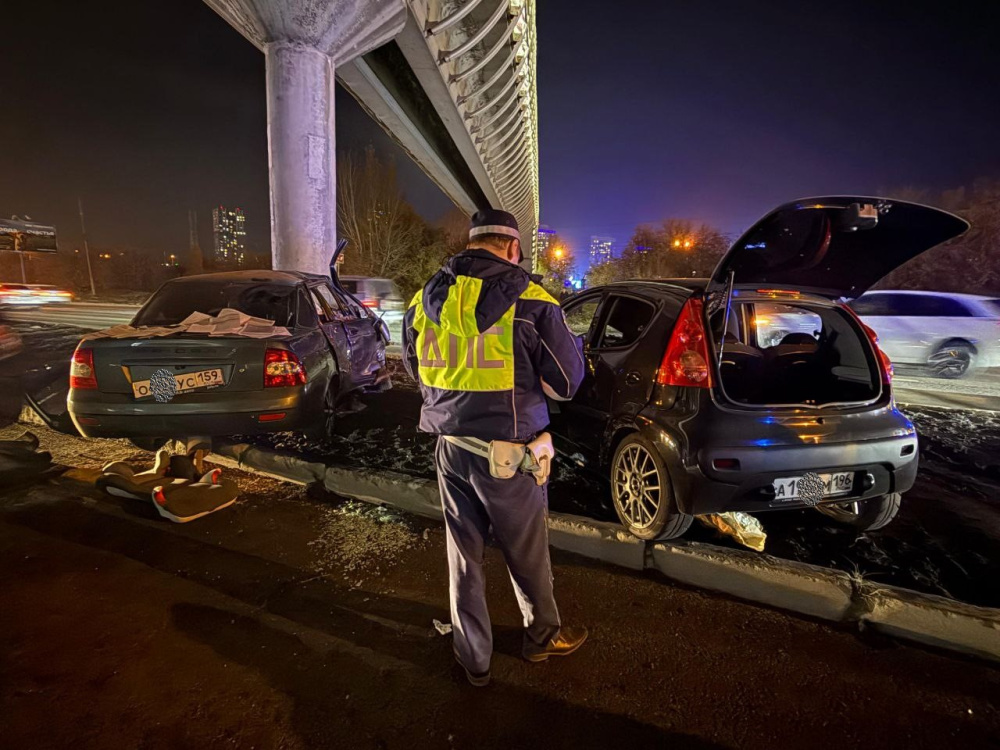 ДТП в Екатеринбурге — на Объездной дороге погиб водитель машины «Lada» | В Екатеринбурге мужчина погиб при столкновении двух машин 