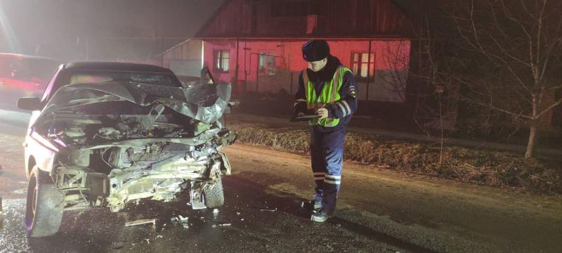 Жительница Урала без прав выехала на встречку и столкнулась с «Газ Некст» — это не первое нарушение | Курсантка автошколы без прав устроила ДТП в Свердловской области Жительница Урала без прав выехала на встречку и столкнулась с «Газ Некст» — это не первое нарушение | Курсантка автошколы без прав устроила ДТП в Свердловской области