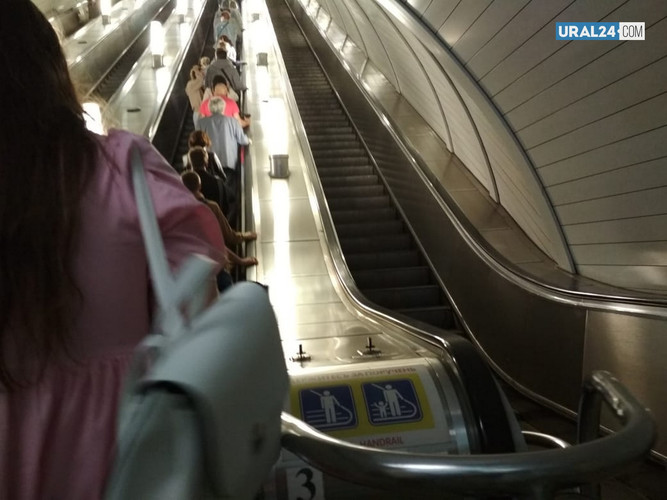 Без масок не пускают, по громкой связи объявляют... В екатеринбургской подземке из-за COVID-19 ужесточены правила безопасности