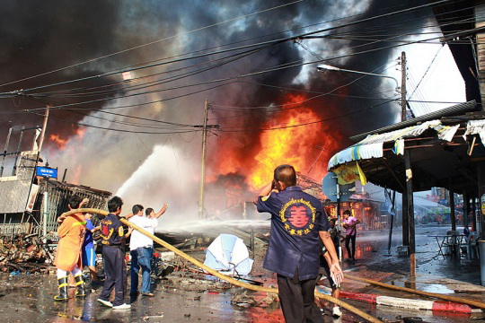 В Таиланде сепаратисты уничтожили шесть школ В Таиланде сепаратисты уничтожили шесть школ