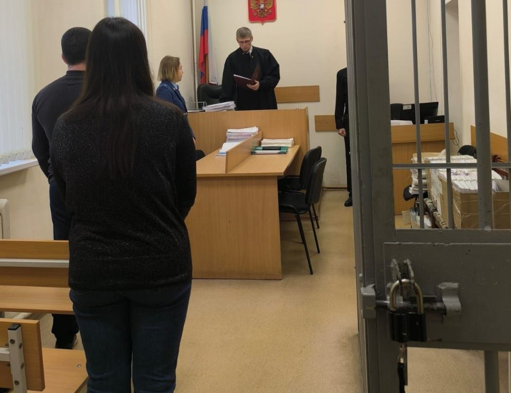 В Екатеринбурге бывшего налогового инспектора оштрафовали за коррупцию  | На Урале бывший налоговый инспектор заплатит штраф за коррупцию 