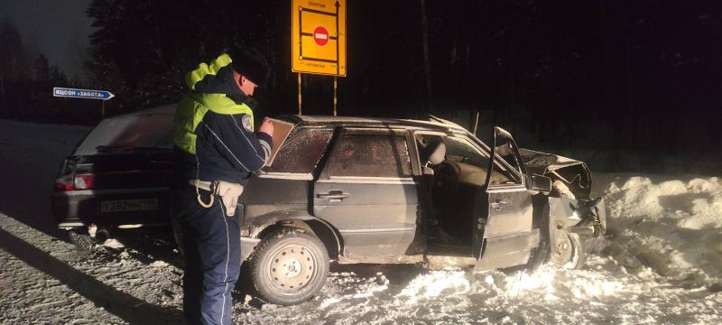 Пьяный водитель без прав устроил ДТП с пятью пострадавшими под Екатеринбургом | Пять человек пострадали в ночном ДТП под Екатеринбургом — виновник пьян и без прав