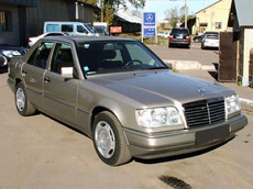 В выходные в центре Перми расстреляли мерседес В выходные в центре Перми расстреляли мерседес