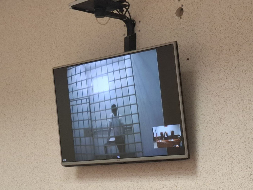 Свердловский облсуд оставил редактора «Ура.ру» в СИЗО  | Редактор «Ура.ру» Аллаяров оставлен в СИЗО до октября 