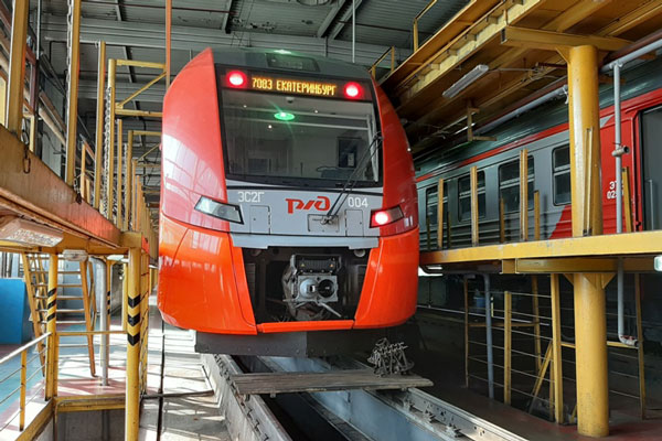 СвЖД подготовит к летнему сезону 44 электропоезда и 19 «Ласточек»