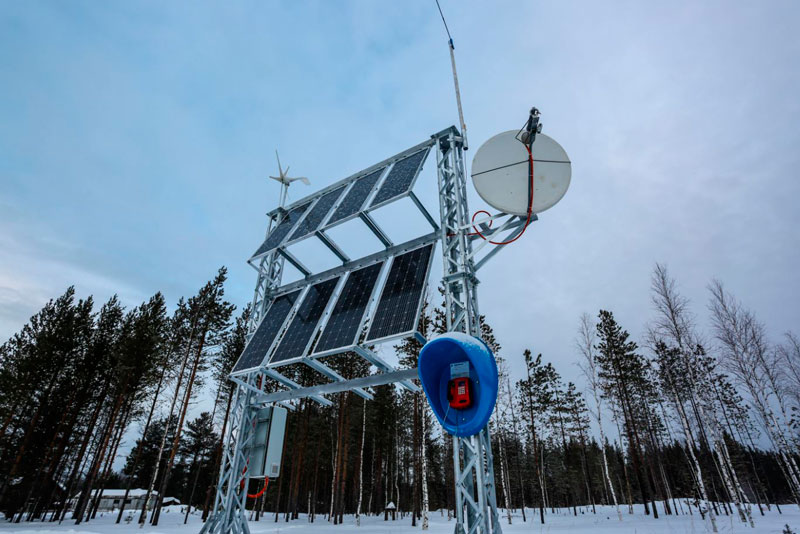 Уникальная конструкция таксофона установлена в мансийском поселке Свердловской области