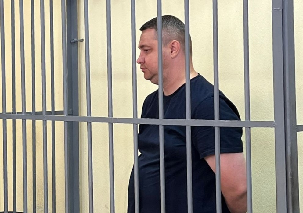 Бывшего полицейского арестовали в Екатеринбурге за коррупцию и превышение полномочий | В Екатеринбурге полицейского отправили под домашний арест за коррупцию Бывшего полицейского арестовали в Екатеринбурге за коррупцию и превышение полномочий | В Екатеринбурге полицейского отправили под домашний арест за коррупцию