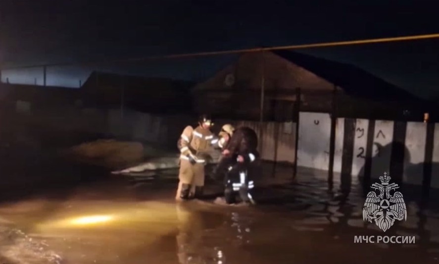 «Воду уговаривали?» — в Орске срочно эвакуируют людей из-за угрозы прорыва дамбы | В Оренбуржье возник риск прорыва дамбы, людей эвакуируют «Воду уговаривали?» — в Орске срочно эвакуируют людей из-за угрозы прорыва дамбы | В Оренбуржье возник риск прорыва дамбы, людей эвакуируют