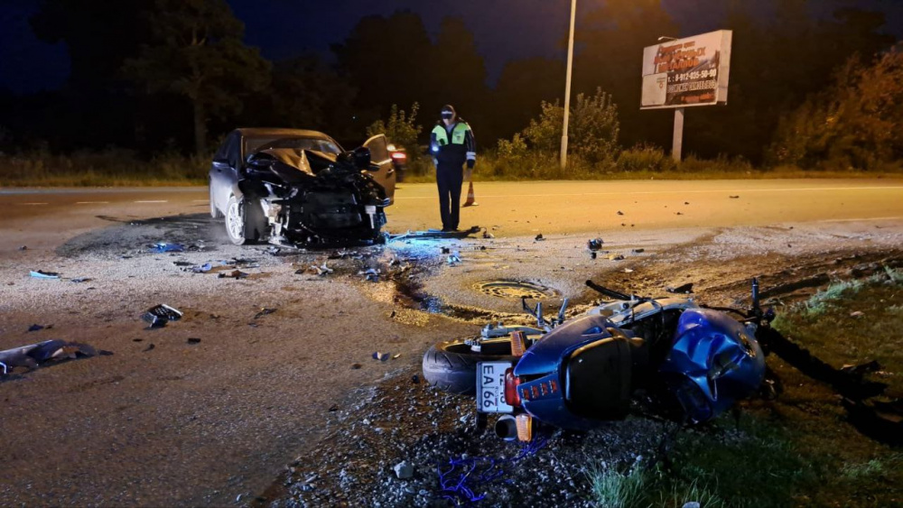 На Урале легковушка задавила мотоциклиста | В Екатеринбурге погиб мотоциклист На Урале легковушка задавила мотоциклиста | В Екатеринбурге погиб мотоциклист