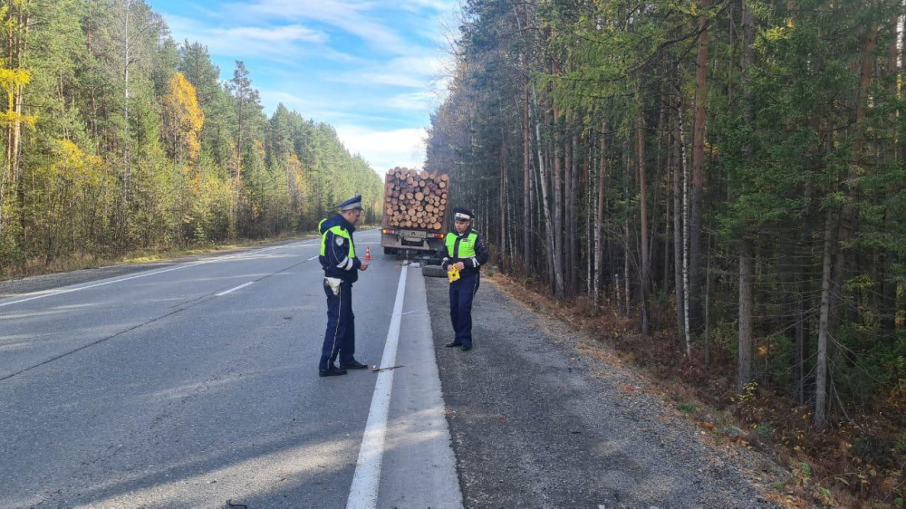 Житель Югры на фуре переехал человеку ноги на Урале и уехал  | На северном Урале грузовик «DAF» переехал человека и скрылся 