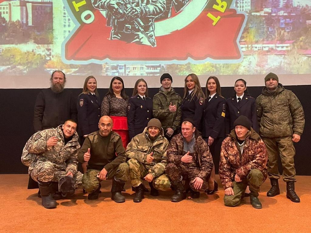 Свердловские полицейские организовали концерт для участников СВО