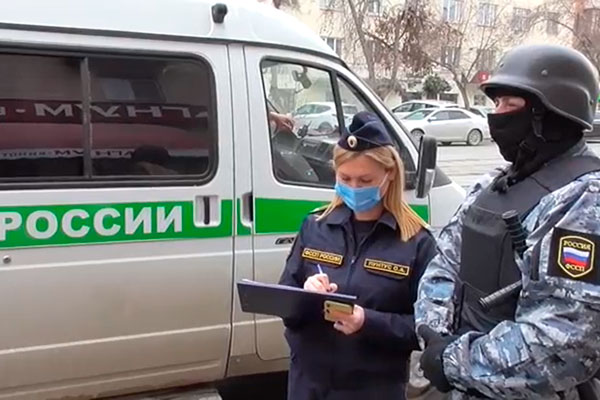 Судебные приставы провели совместный рейд с ГИБДД