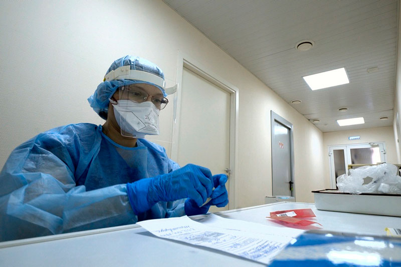 Лаборатория Дорожной клинической больницы «РЖД-Медицина» в Екатеринбурге начала делать тесты на коронавирус Лаборатория Дорожной клинической больницы «РЖД-Медицина» в Екатеринбурге начала делать тесты на коронавирус